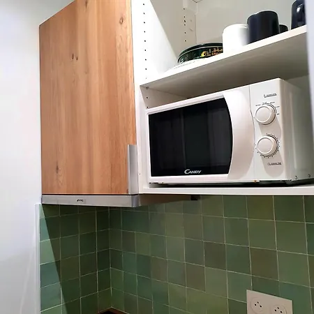 Moderne Proche De Paris